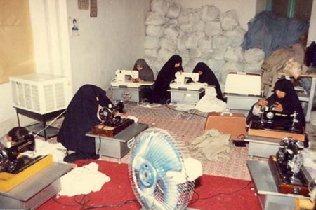 «مادرت از یزد»؛ پیامی در دل بسته‌های رزمندگان